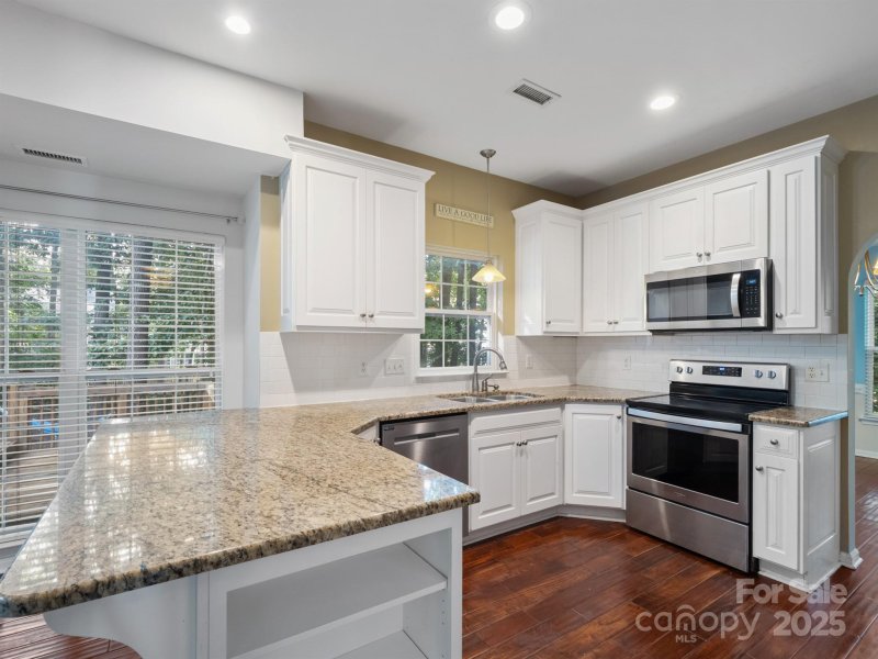 Property image 3 at 6514 Bells Mill Drive, Charlotte, NC 28269