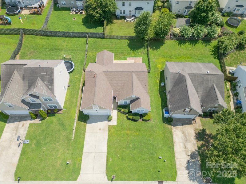 Property image 5 of 118 Nevis Lane in Curtis Pond, Mooresville, NC 28115