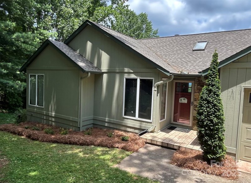 Melrose Mtn, Tryon Community