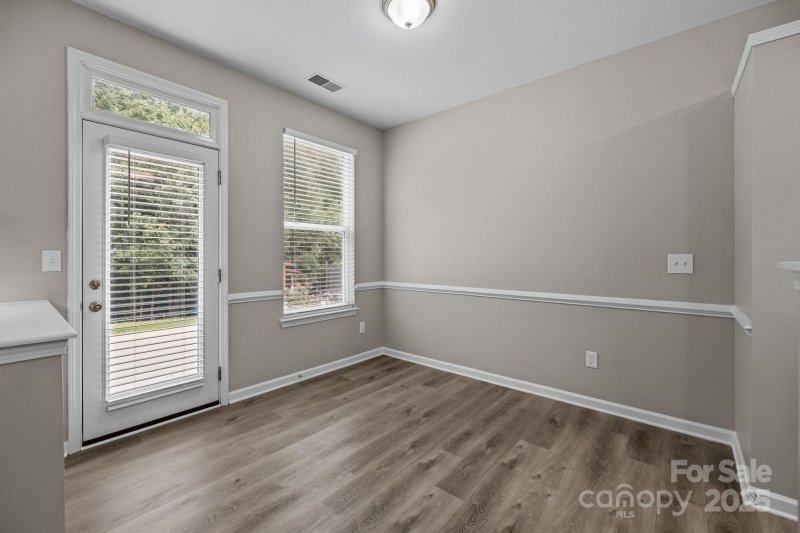 Property image 5 of 8239 Weeping Fig Lane in Kingstree, Charlotte, NC 28215