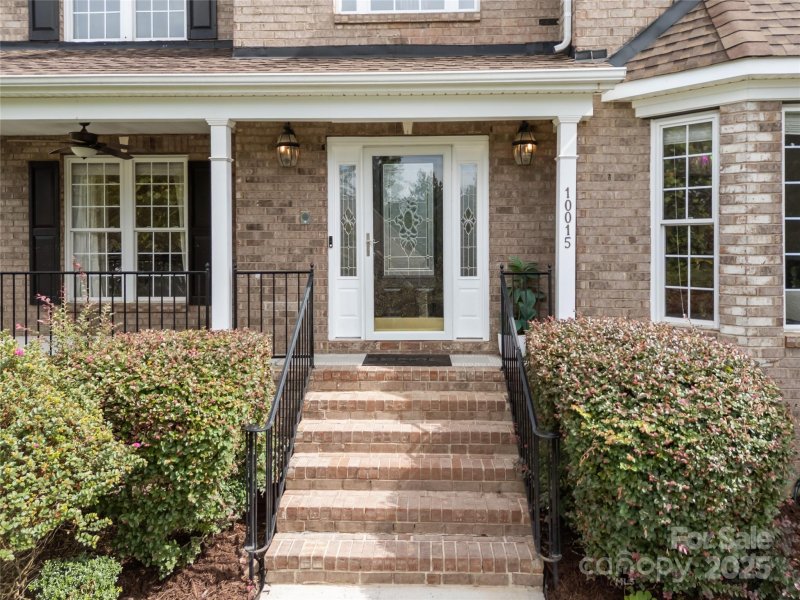 Property image 4 of 10015 Legolas Lane in Highland Creek, Charlotte, NC 28269