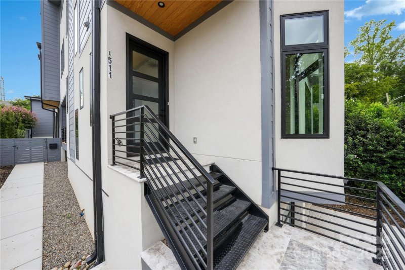 Property image 3 of 1511 Waverly Avenue in Dilworth, Charlotte, NC 28203