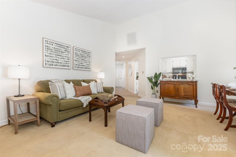 Property image 4 of 2605 Hillmont Drive in Candlewyck, Charlotte, NC 28226