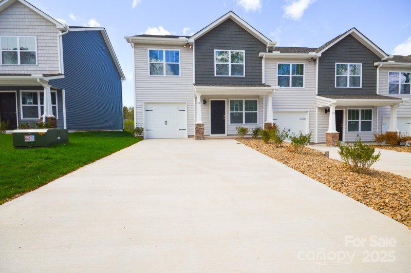 Aberdeen Place, Asheville Community