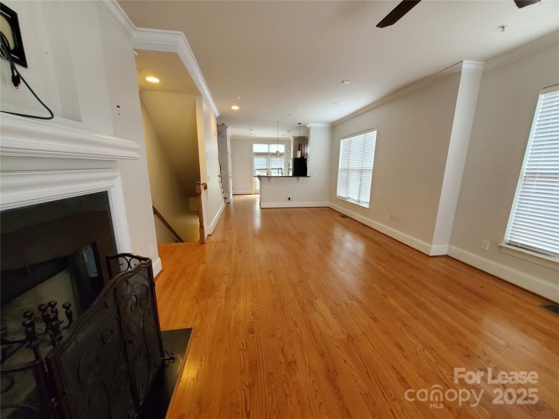 Property image 2 of 245 N Dotger Avenue in Elizabeth, Charlotte, NC 28207