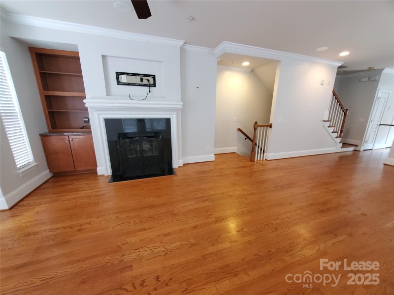 Property image 3 of 245 N Dotger Avenue in Elizabeth, Charlotte, NC 28207