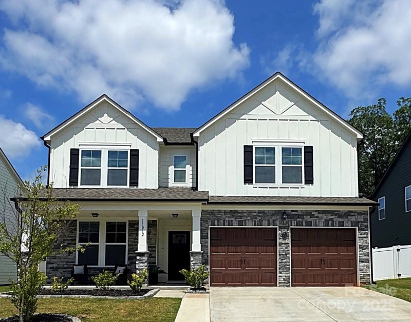 The Enclave at Caldwell, Charlotte Community