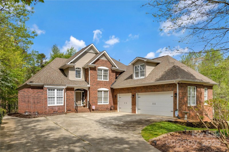 Property image 5 of 1427 Doe Ridge Lane in Oxford Place, Fort Mill, SC 29715