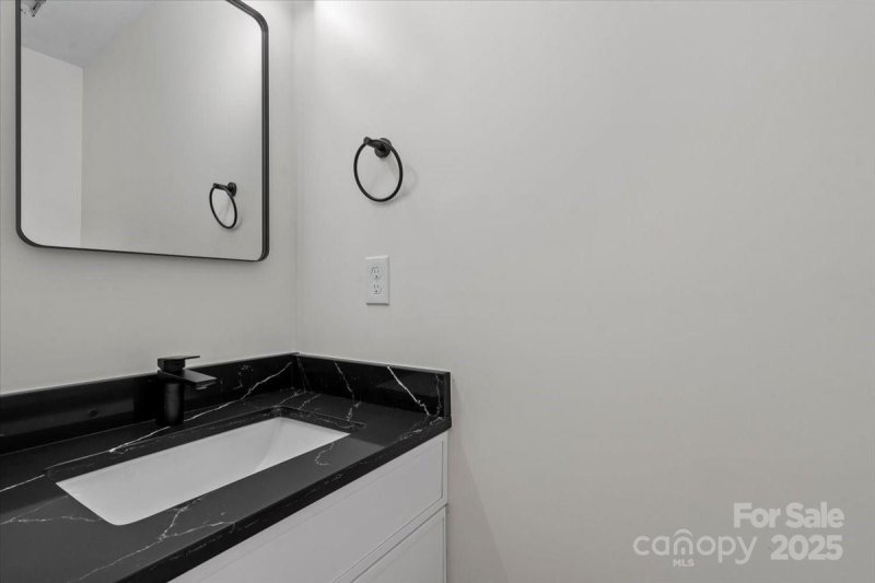 Property image 5 of 2208 Cigar Court in Roxborough II, Charlotte, NC 28273