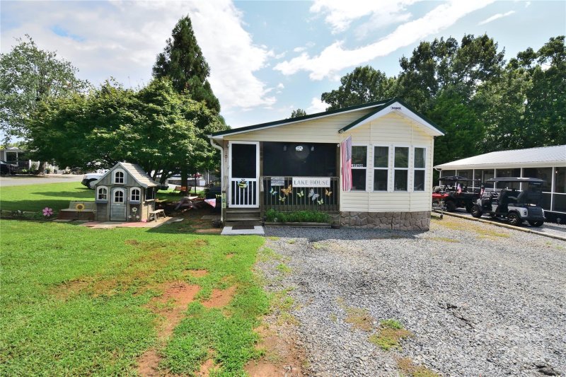 101 Hummingbird Circle