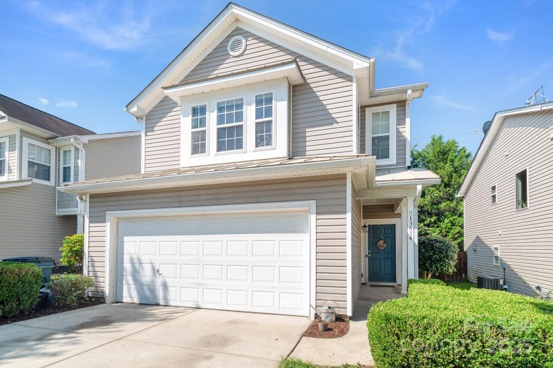 Property image 3 of 13614 Riding Hill Avenue in Coventry, Charlotte, NC 28213