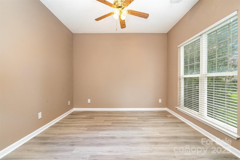 Property image 4 of 210 Devon Forest Drive in Tall Oaks, Mooresville, NC 28115