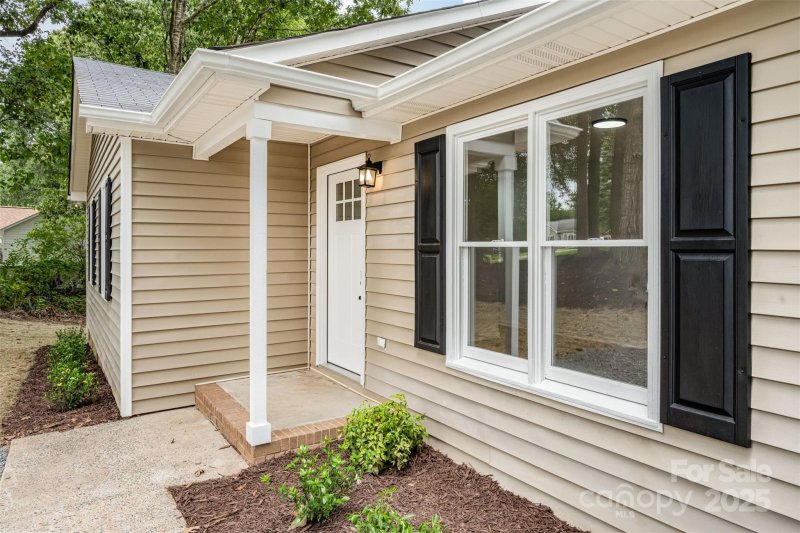 Property image 2 of 2615 Bobwhite Circle in Greenbrook, Wingate, NC 28174