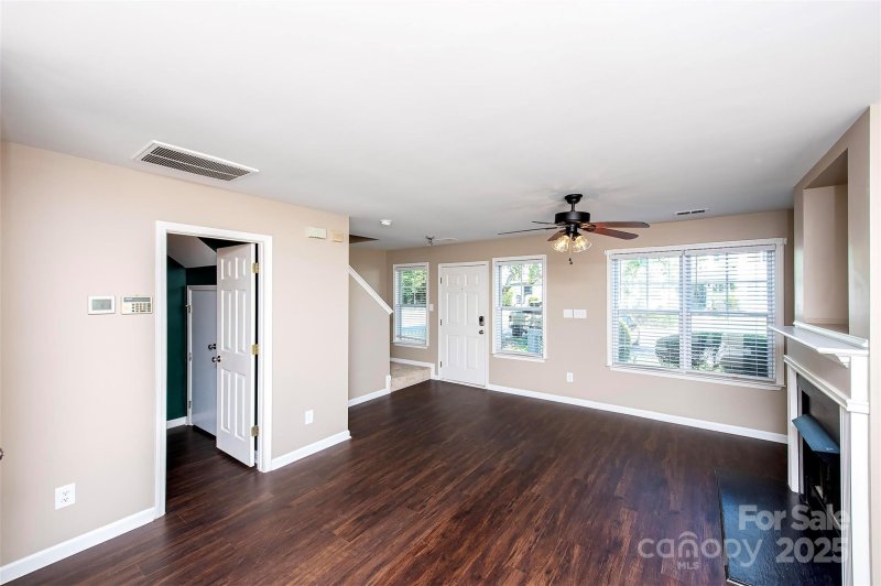 Property image 5 of 6521 Point Comfort Lane in Carmel Heights, Charlotte, NC 28226