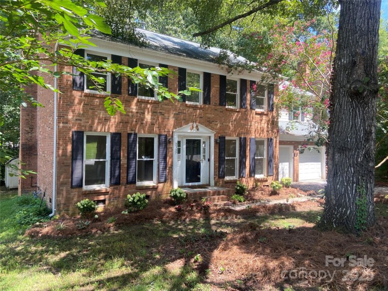 2337 Hunters Bluff Drive