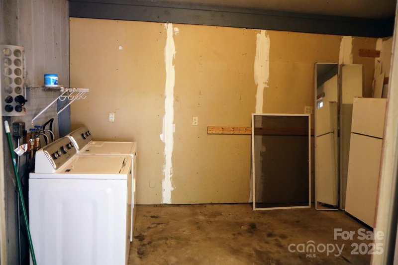 Property image 4 at 124 Pine Hill Drive, Swannanoa, NC 28778