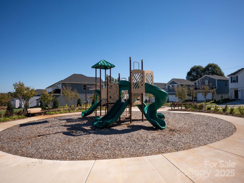 Property image 4 of 1508 31st Street in Walnut Reserve, Conover, NC 28613