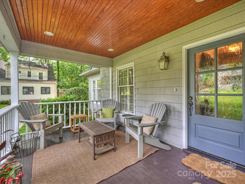 Property image 3 of 2048 Brandon Circle in Myers Park, Charlotte, NC 28211