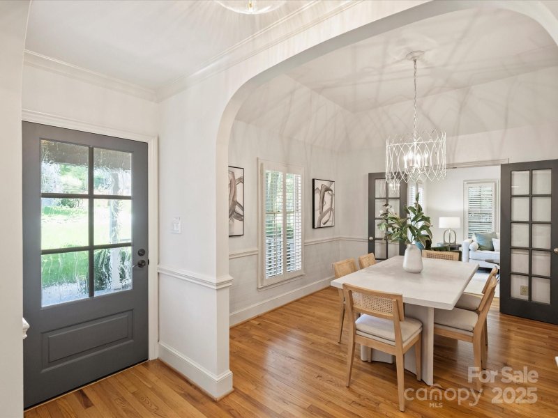 Property image 4 of 2048 Brandon Circle in Myers Park, Charlotte, NC 28211