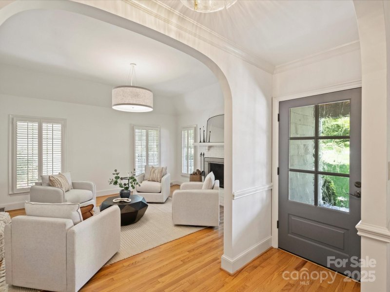 Property image 5 of 2048 Brandon Circle in Myers Park, Charlotte, NC 28211