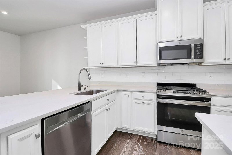 Property image 5 at 440 E 16th Street, Charlotte, NC 28206