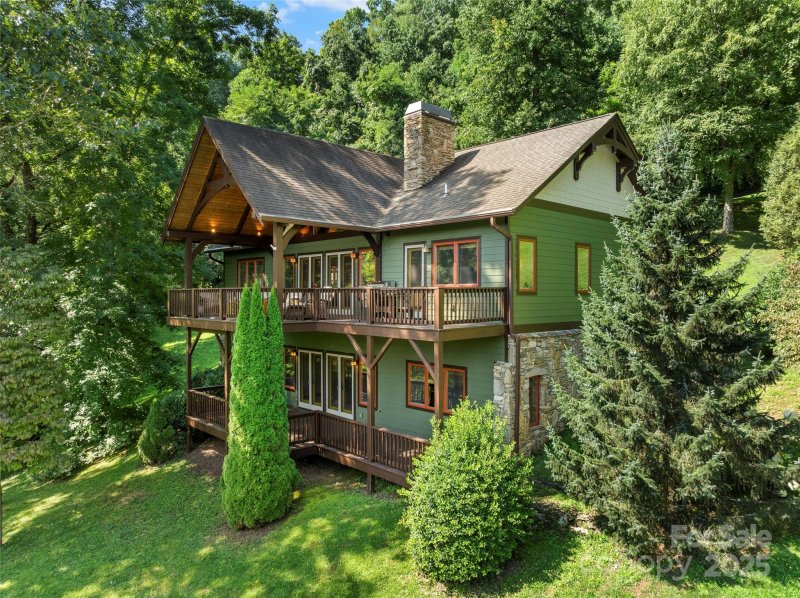 Property image 2 of 5 Braeburn Way in Campbell Mountain Estates, Waynesville, NC 28785