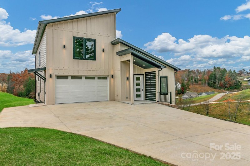 Property image 2 of 52 Temujin Drive in The Ridge, Leicester, NC 28748