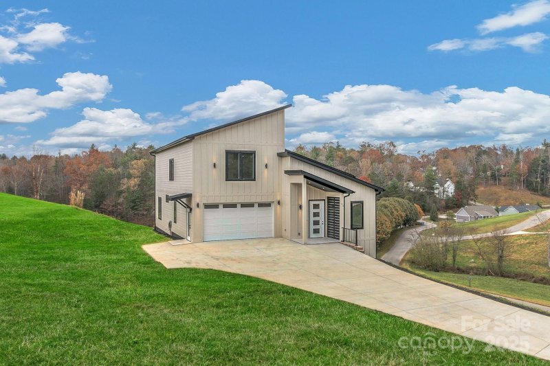 Property image 3 of 52 Temujin Drive in The Ridge, Leicester, NC 28748