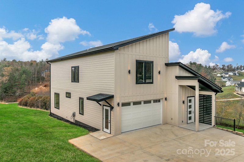 Property image 4 of 52 Temujin Drive in The Ridge, Leicester, NC 28748