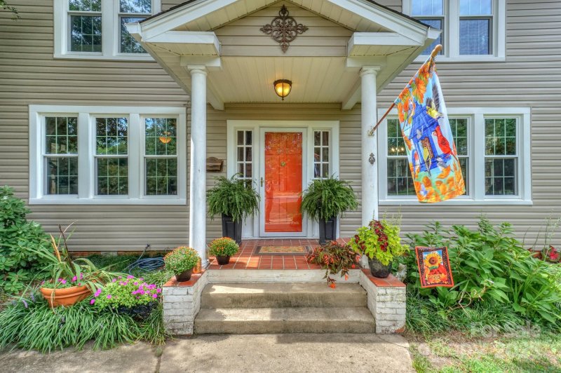 Property image 3 at 613 S York Street, Gastonia, NC 28052