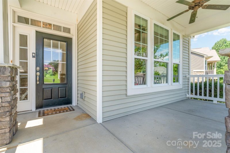Property image 2 of 14836 Brotherly Lane in Enclave, Charlotte, NC 28278