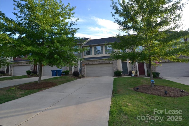 Property image 2 at 1606 Fleetwood Drive, Charlotte, NC 28208