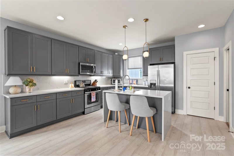 Property image 2 at 208 Walnut Avenue, Charlotte, NC 28208