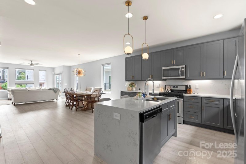 Property image 3 at 208 Walnut Avenue, Charlotte, NC 28208