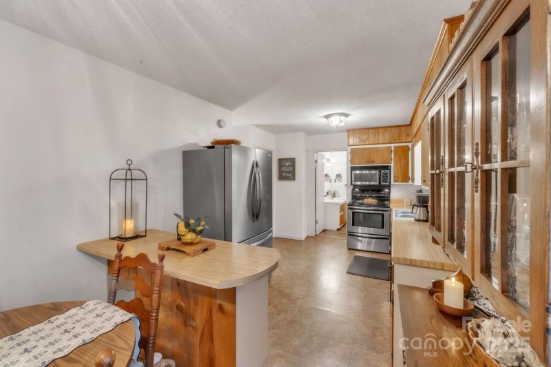 Property image 5 of 410 Dogwood Trail in Gillette Woods, Tryon, NC 28782