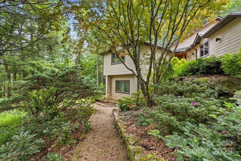 Property image 3 of 35 Mountain Lake Drive in Flat Rock Lakes, Hendersonville, NC 28739