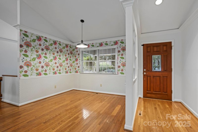 Property image 5 of 1007 Saddlebrook Drive in Saddlebrook, Hendersonville, NC 28739