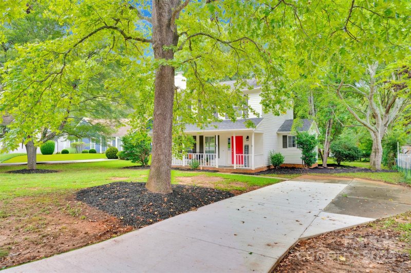 Property image 2 of 6648 Pinta Court in Hickory Ridge, Charlotte, NC 28227