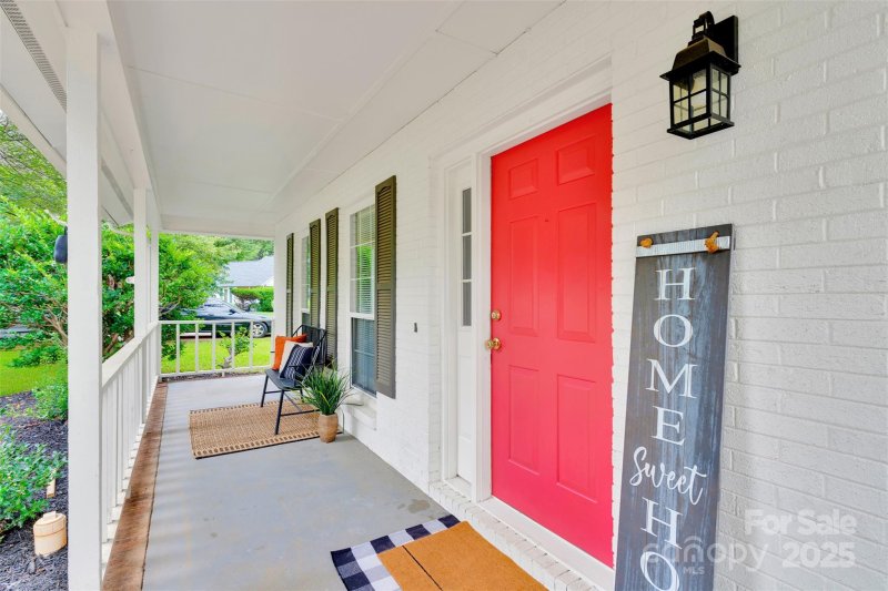 Property image 3 of 6648 Pinta Court in Hickory Ridge, Charlotte, NC 28227