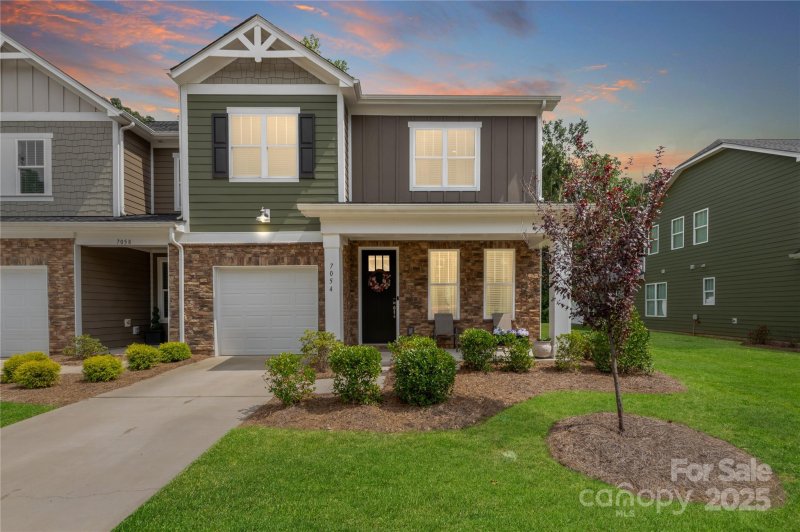 Redwood Rookery at The Vineyards, Charlotte Community