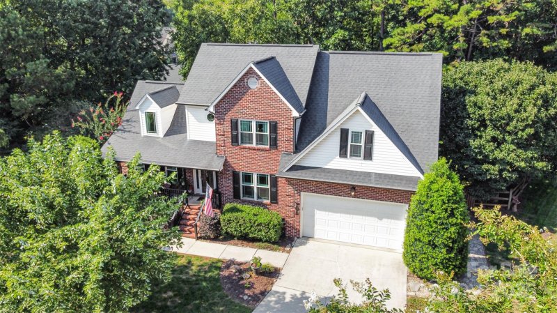 Property image 2 of 123 Black Alder Court in The Woodlands, Mooresville, NC 28115