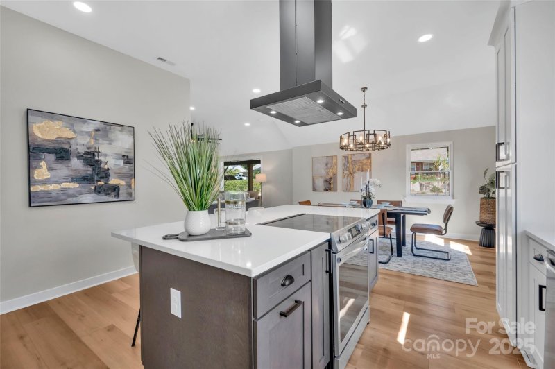 3942 Mcmillan Street