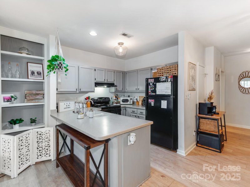 Property image 4 of 3308 Selwyn Farms Lane in Hunters Run, Charlotte, NC 28209