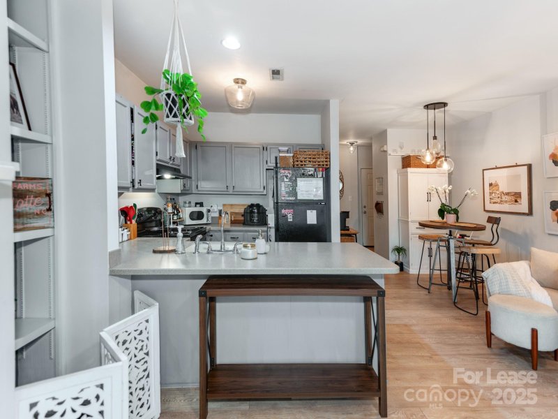 Property image 5 of 3308 Selwyn Farms Lane in Hunters Run, Charlotte, NC 28209