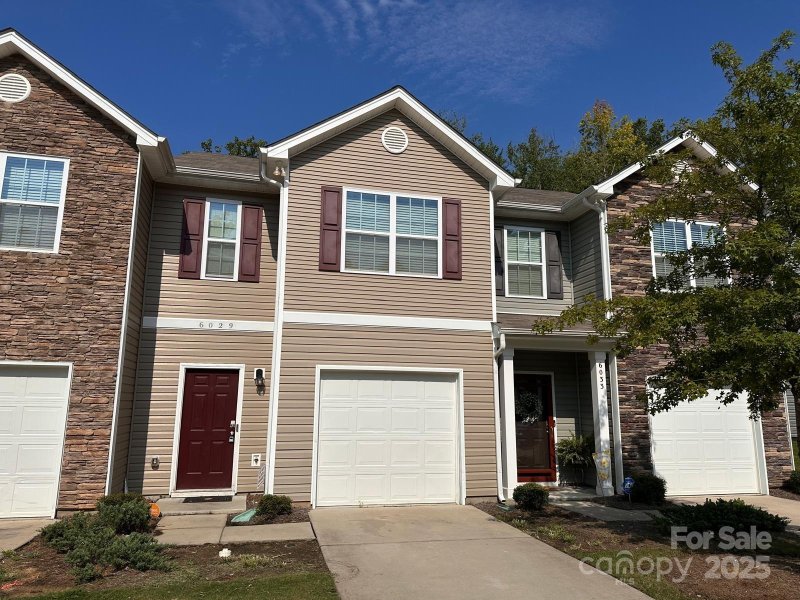 Property image 2 of 6029 Guildford Hill Lane in Guildford Townhomes, Charlotte, NC 28215