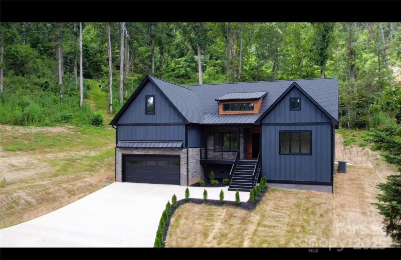 63 Winding Ridge Road