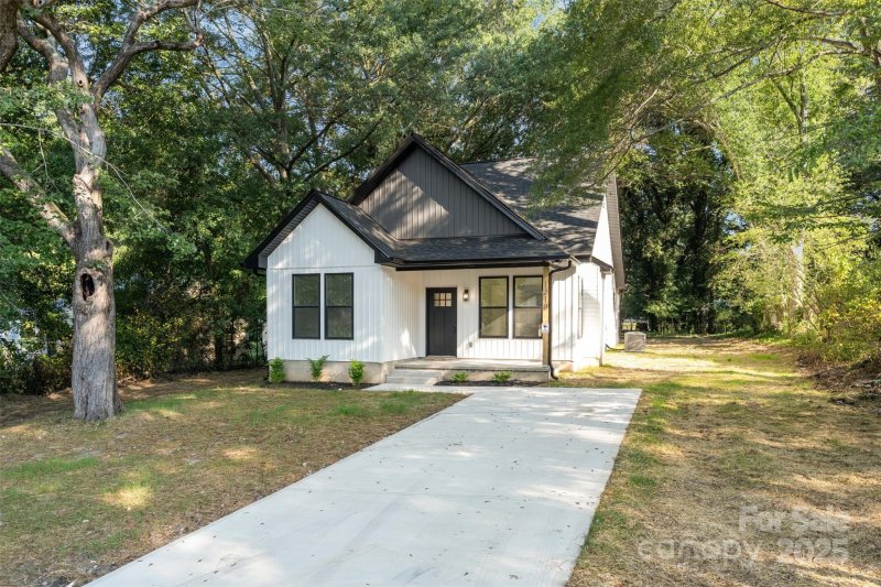 Property image 2 at 1210 W Mauney Avenue, Gastonia, NC 28052