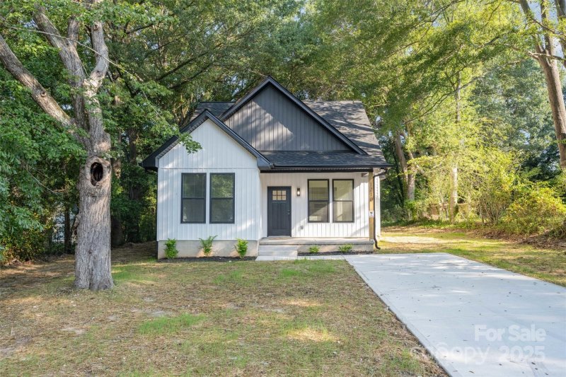 Property image 3 at 1210 W Mauney Avenue, Gastonia, NC 28052