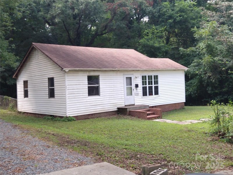 Property image 2 at 2500 Crispin Avenue, Charlotte, NC 28208
