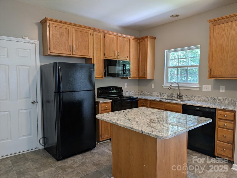 Property image 2 of 10002 Baxter Caldwell Drive in Faires Farm, Charlotte, NC 28213